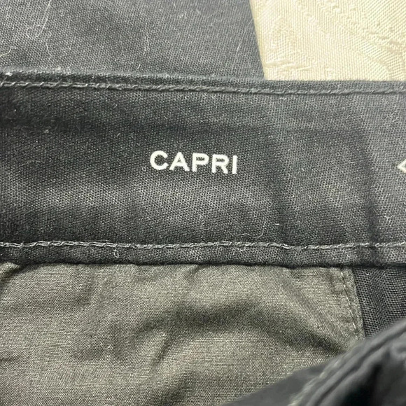 St. John’s Bay women’s capris size 4 - Picture 7 of 16